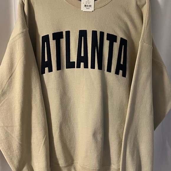 Gildan Other - Beige Atlanta Sweatshirt